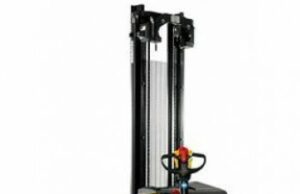 Модели самоходных штабелеров KOMATSU